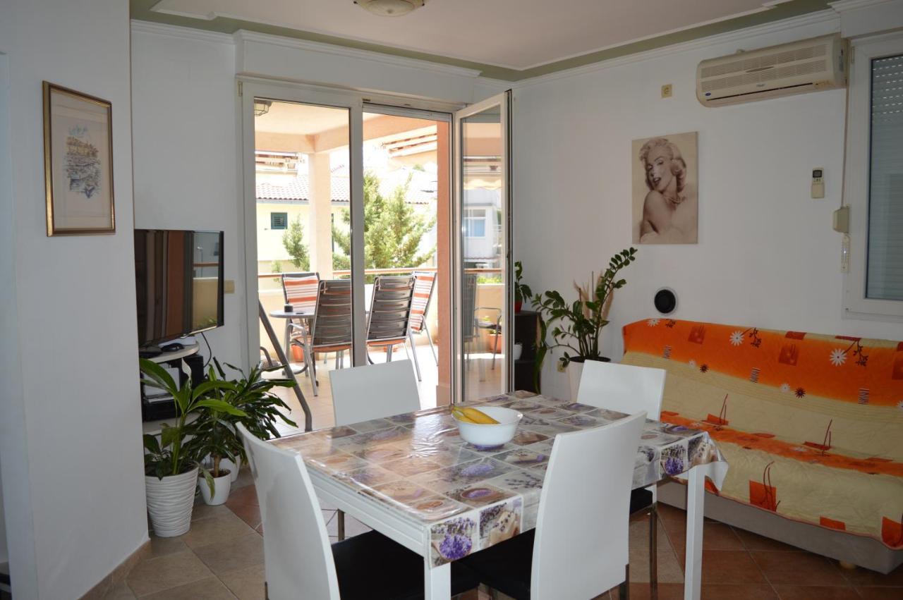 Apartment Svrco Zaboric Buitenkant foto