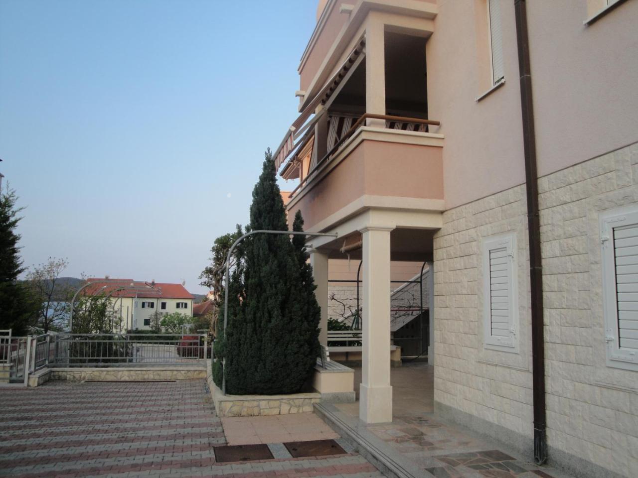 Apartment Svrco Zaboric Buitenkant foto