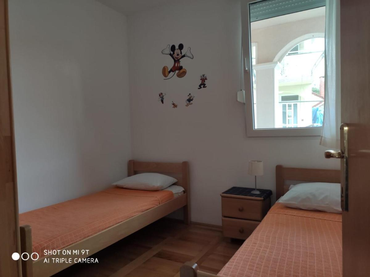 Apartment Svrco Zaboric Buitenkant foto