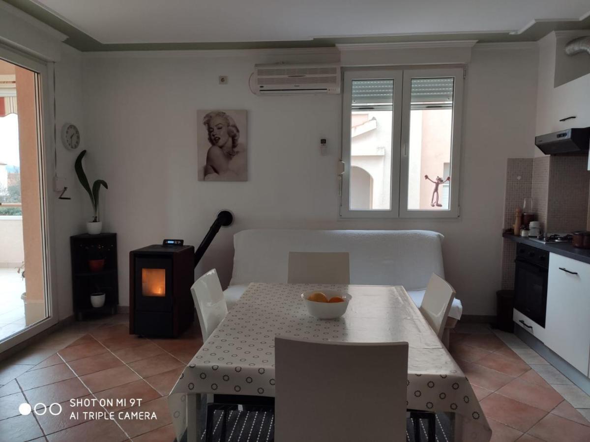 Apartment Svrco Zaboric Buitenkant foto